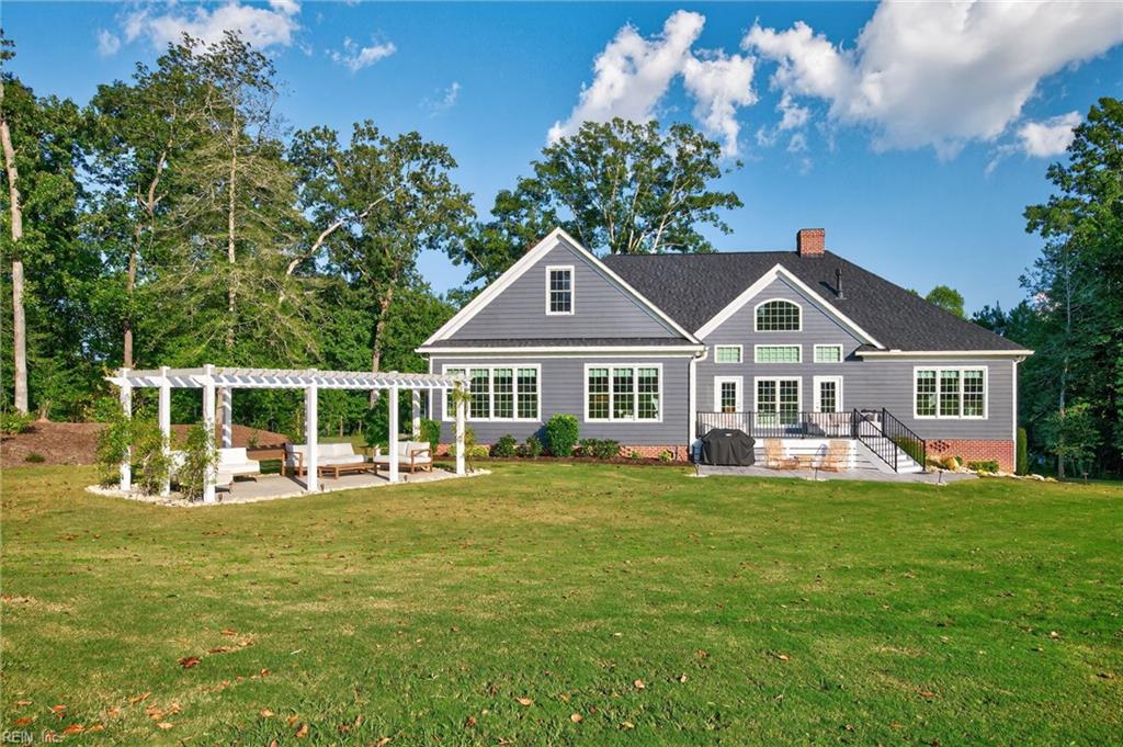 105 N Knob Hill Williamsburg VA 23188