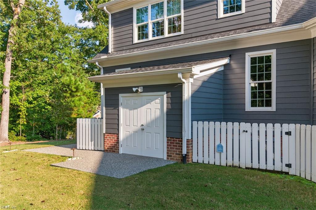 105 N Knob Hill Williamsburg VA 23188