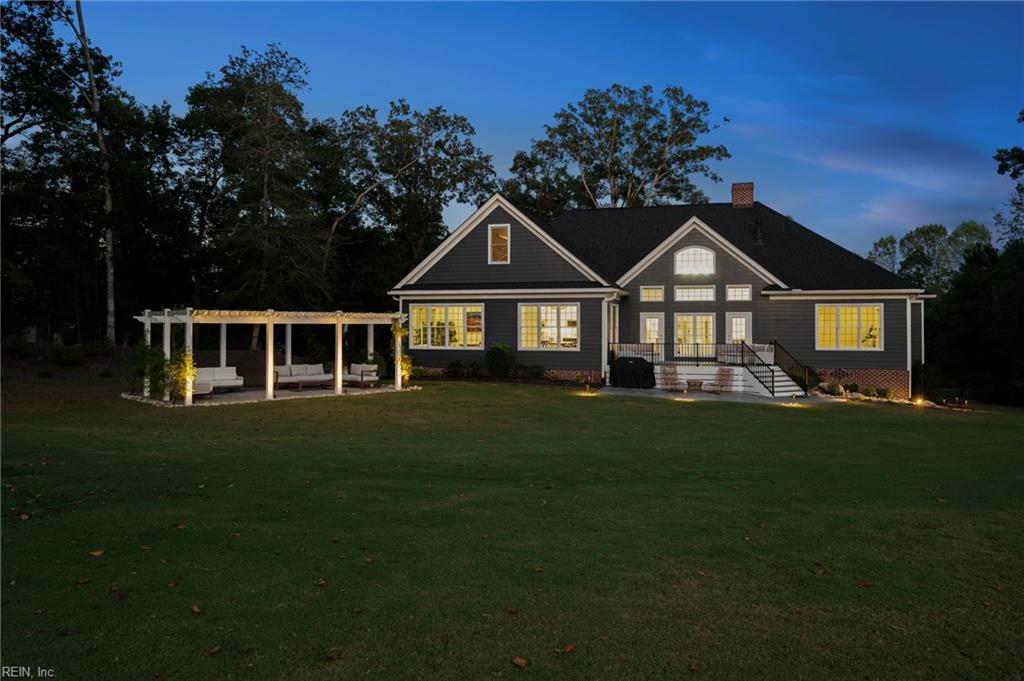 105 N Knob Hill Williamsburg VA 23188