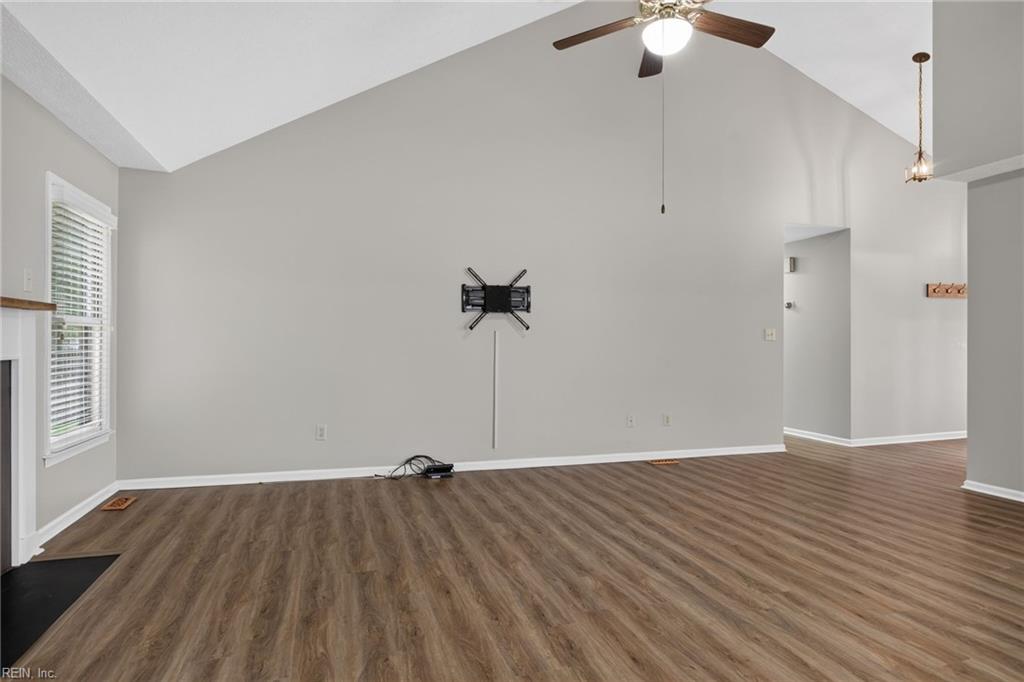 104 Blacksmith Arch Yorktown VA 23693