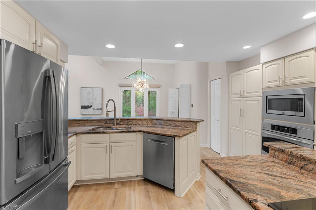 124 Mathews Grant Williamsburg VA 23185