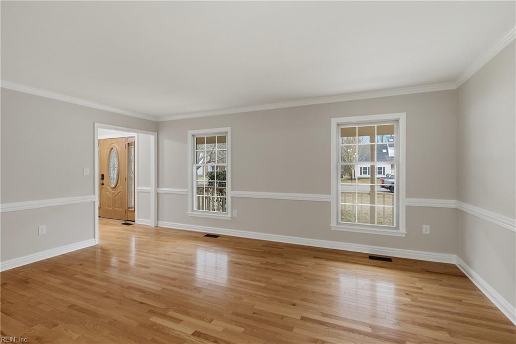 312 Lakeland Crescent Yorktown VA 23693
