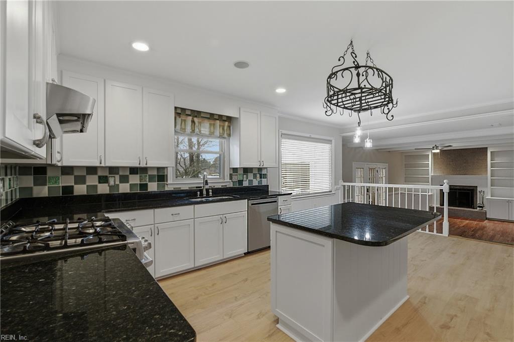 312 Lakeland Crescent Yorktown VA 23693