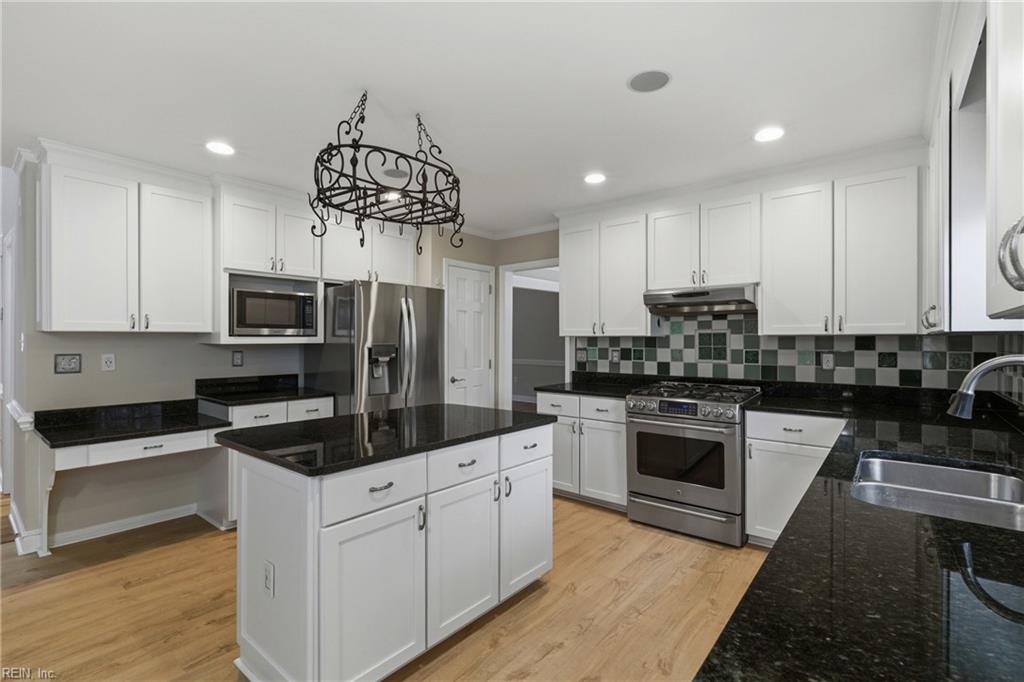 312 Lakeland Crescent Yorktown VA 23693