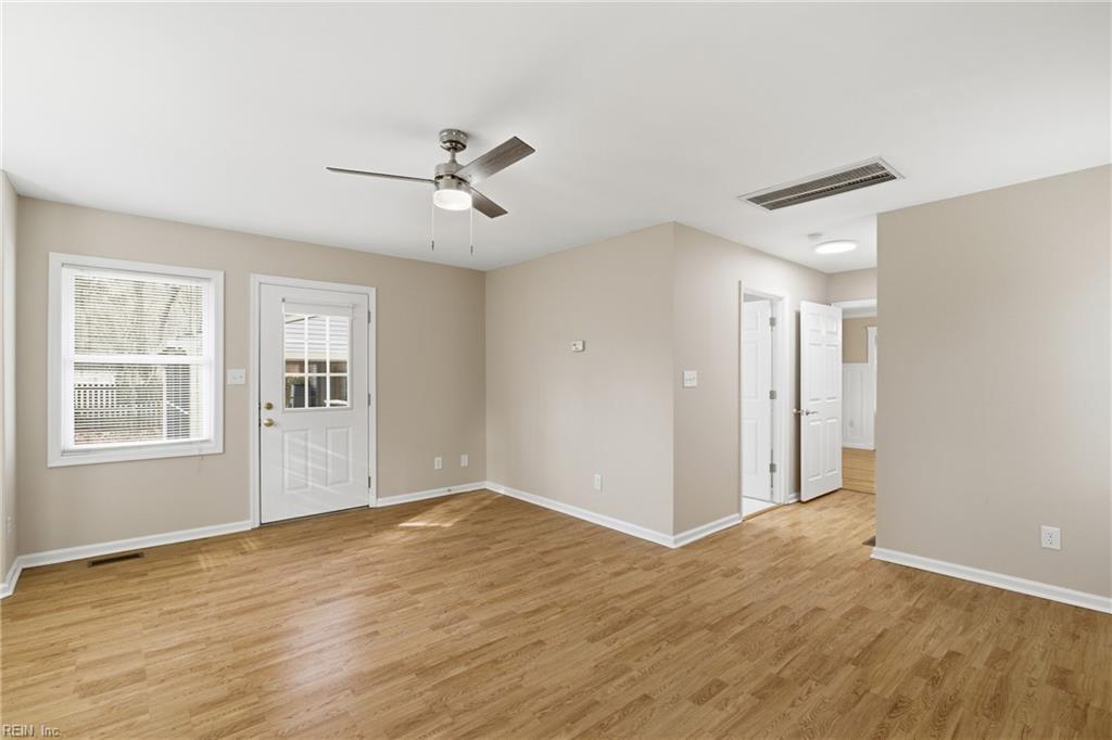 312 Lakeland Crescent Yorktown VA 23693