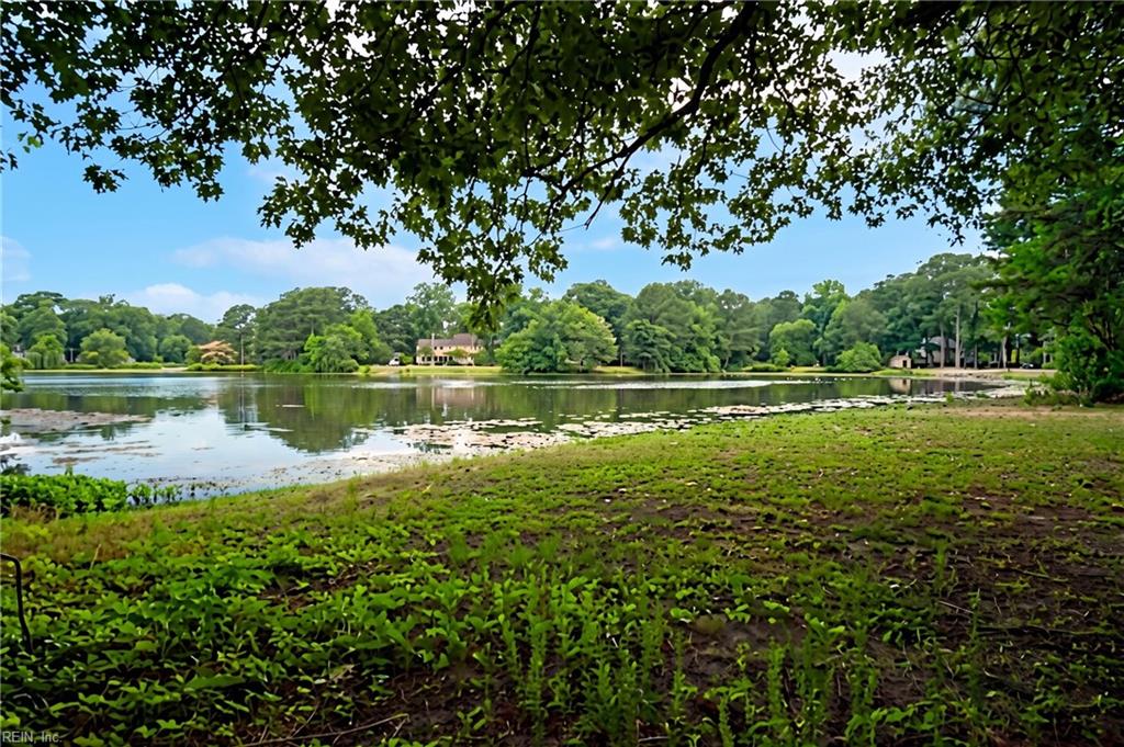 312 Lakeland Crescent Yorktown VA 23693