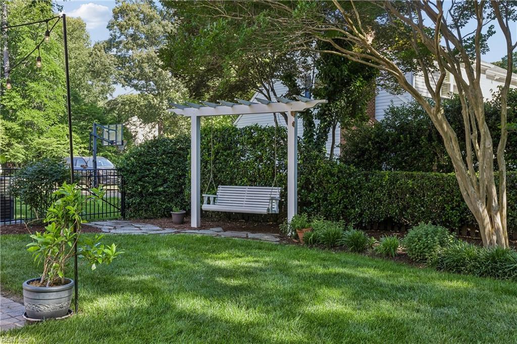 605 Lakeland Crescent Yorktown VA 23693