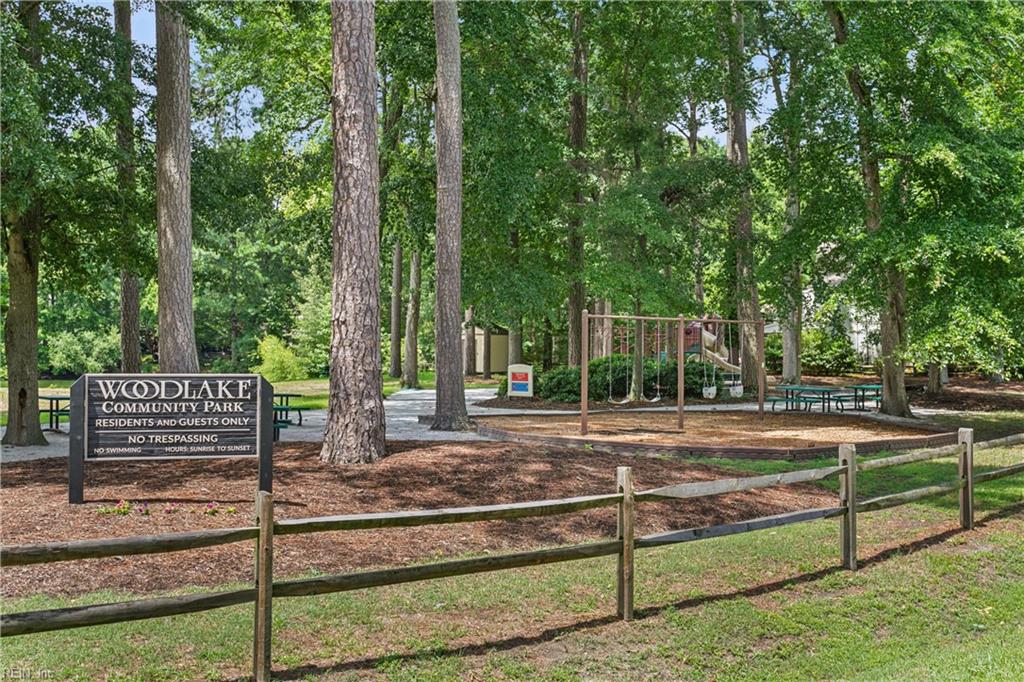 605 Lakeland Crescent Yorktown VA 23693