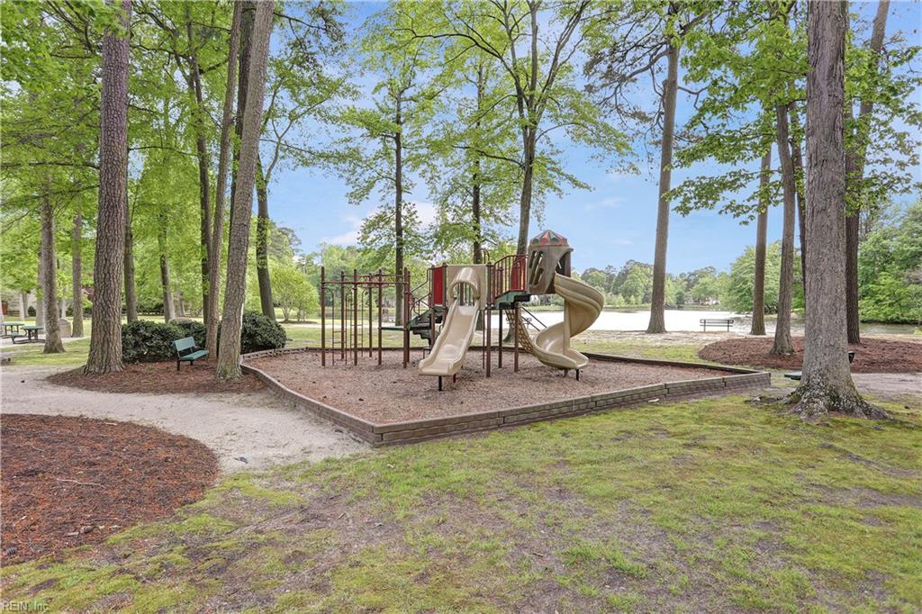 605 Lakeland Crescent Yorktown VA 23693