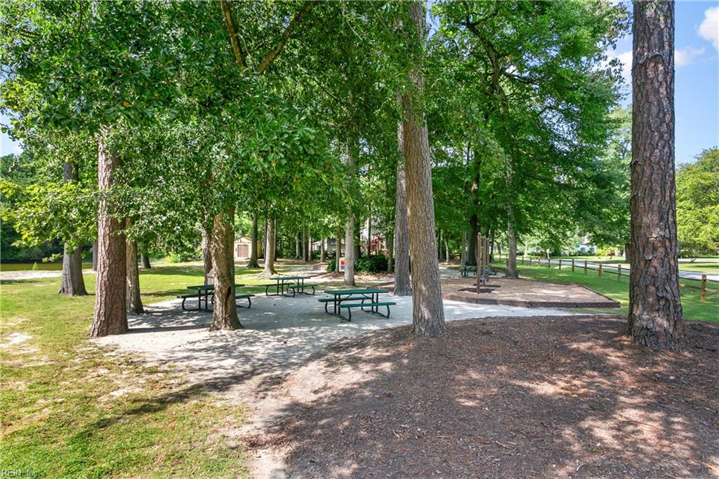 605 Lakeland Crescent Yorktown VA 23693