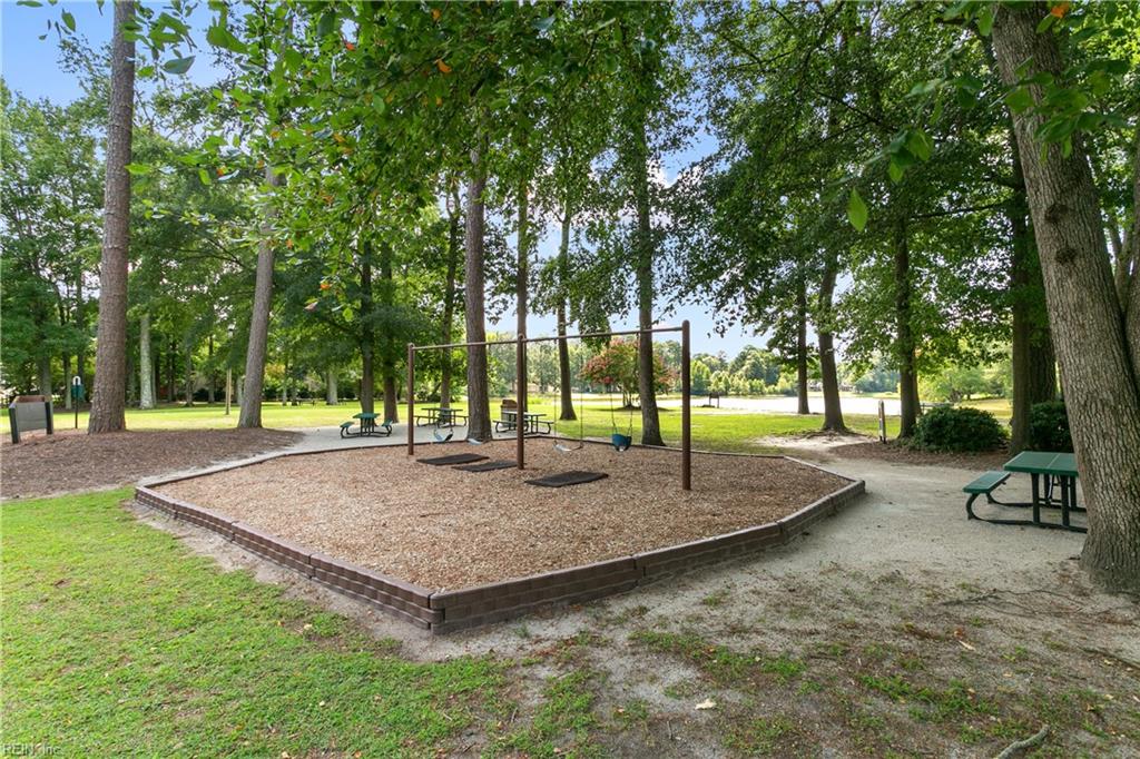 605 Lakeland Crescent Yorktown VA 23693