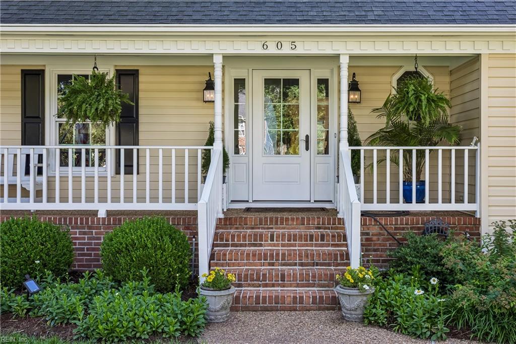 605 Lakeland Crescent Yorktown VA 23693