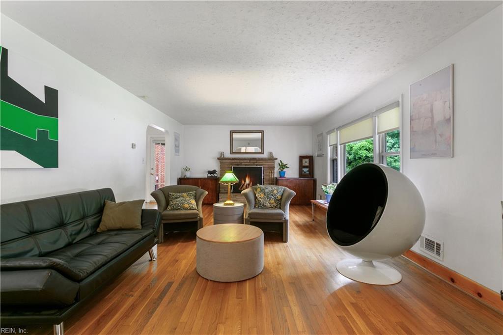 319 Mistletoe Drive Newport News VA 23606