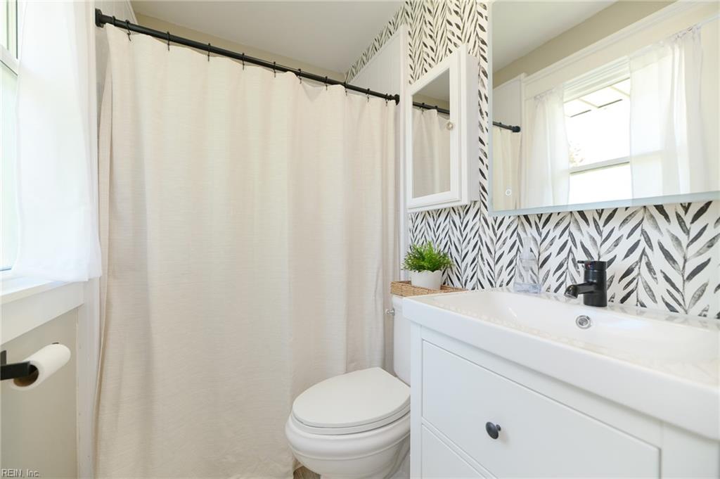 110 Pine Street Yorktown VA 23693