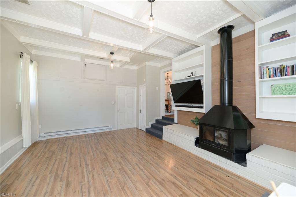 110 Pine Street Yorktown VA 23693
