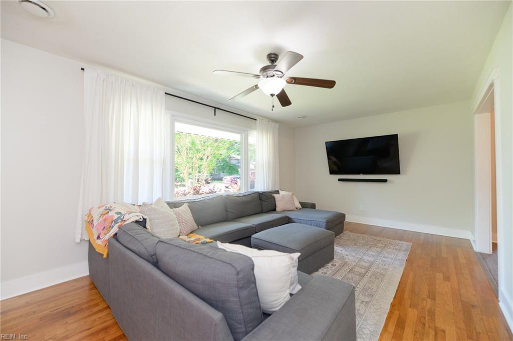 110 Pine Street Yorktown VA 23693