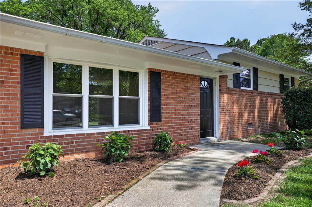514 Brentwood Drive Newport News VA 23601