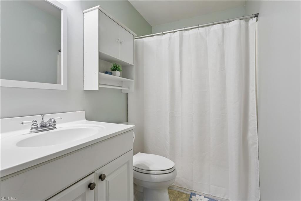 100 Camelot Crescent Yorktown VA 23693