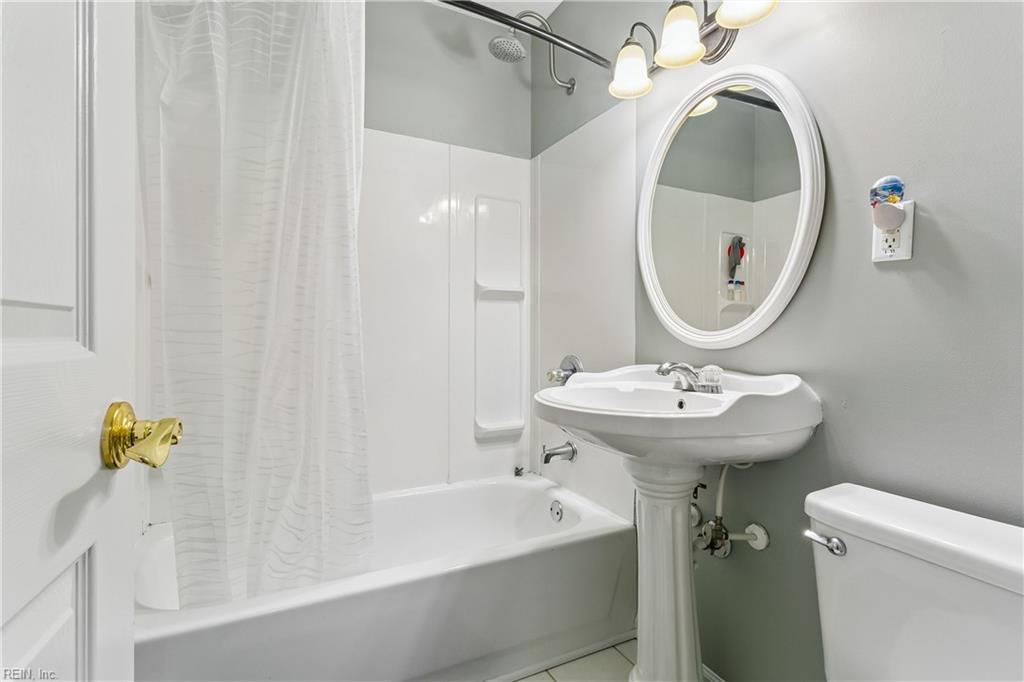 317 Browns Lane Yorktown VA 23690