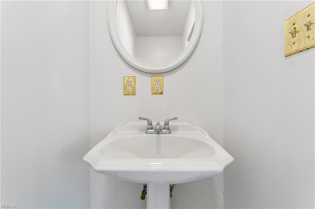 317 Browns Lane Yorktown VA 23690