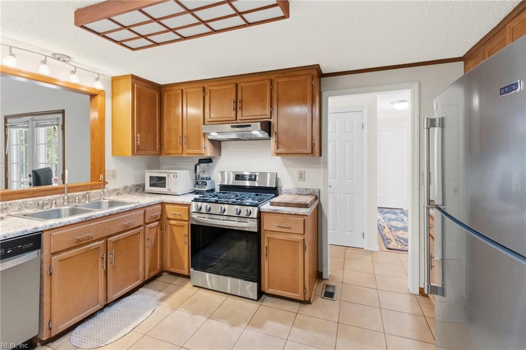 8960 Norseman Lane Gloucester VA 23061
