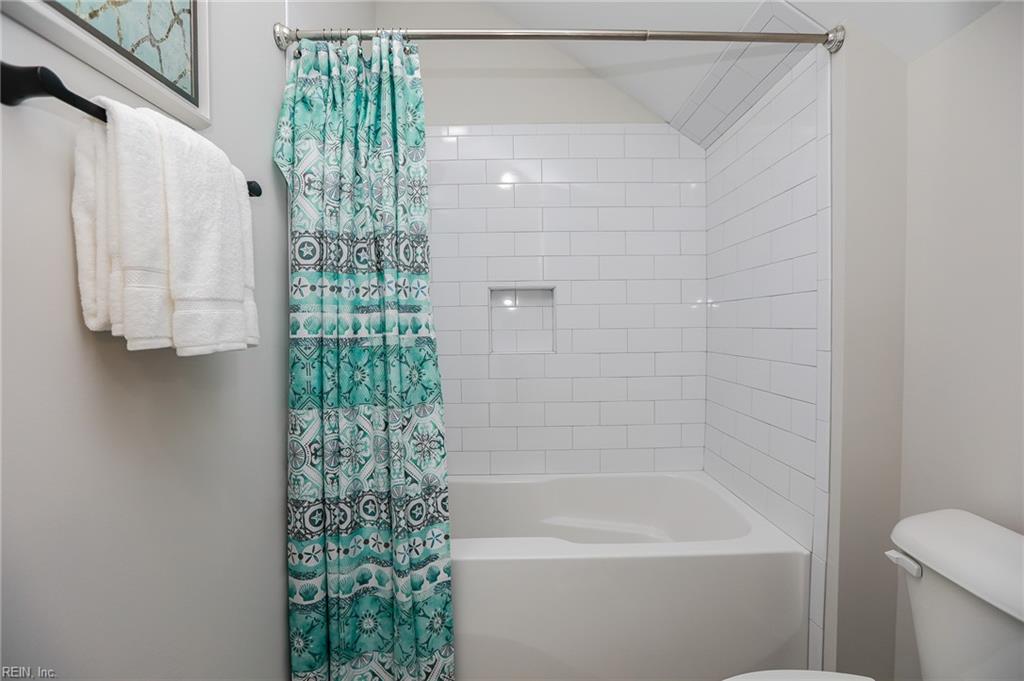 132 Breezy Point Drive Yorktown VA 23692