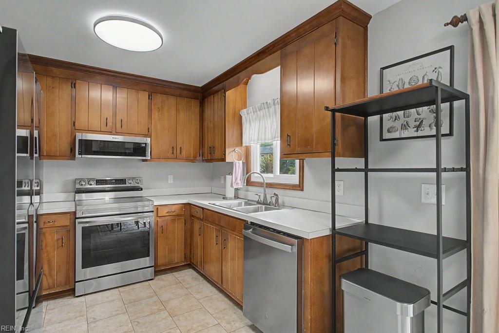 735 Leonard Lane Newport News VA 23601