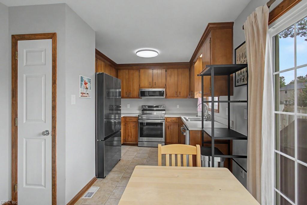 735 Leonard Lane Newport News VA 23601