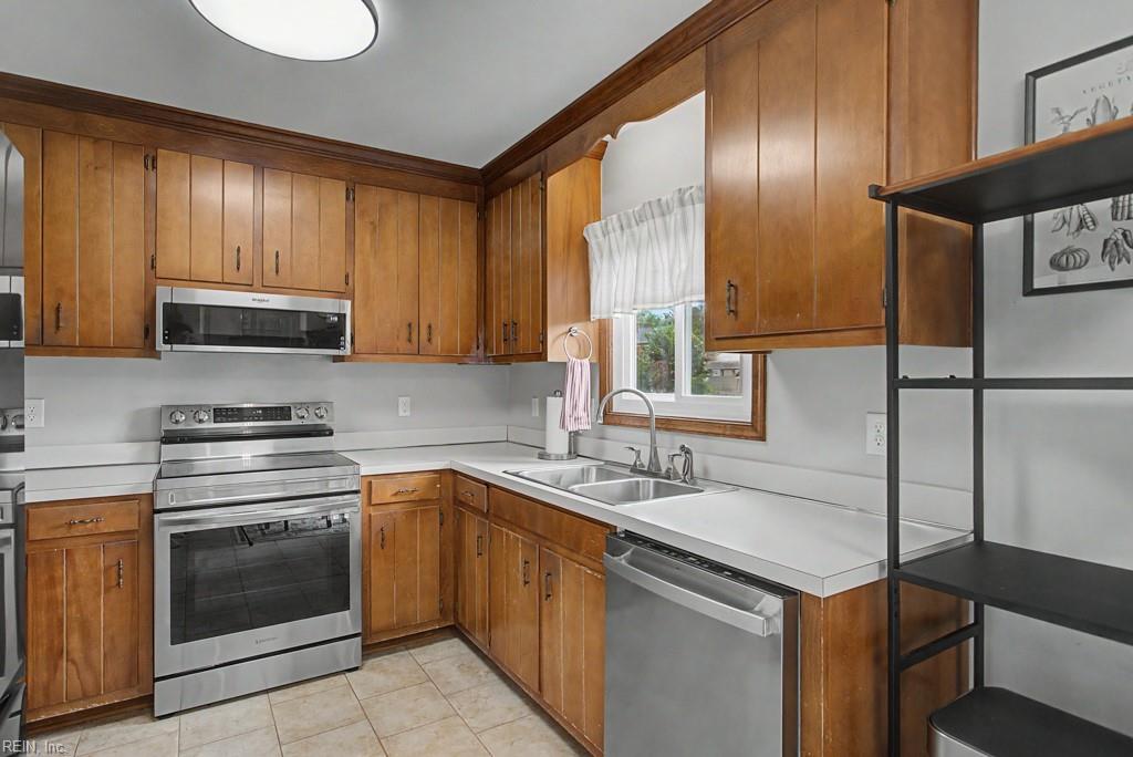 735 Leonard Lane Newport News VA 23601