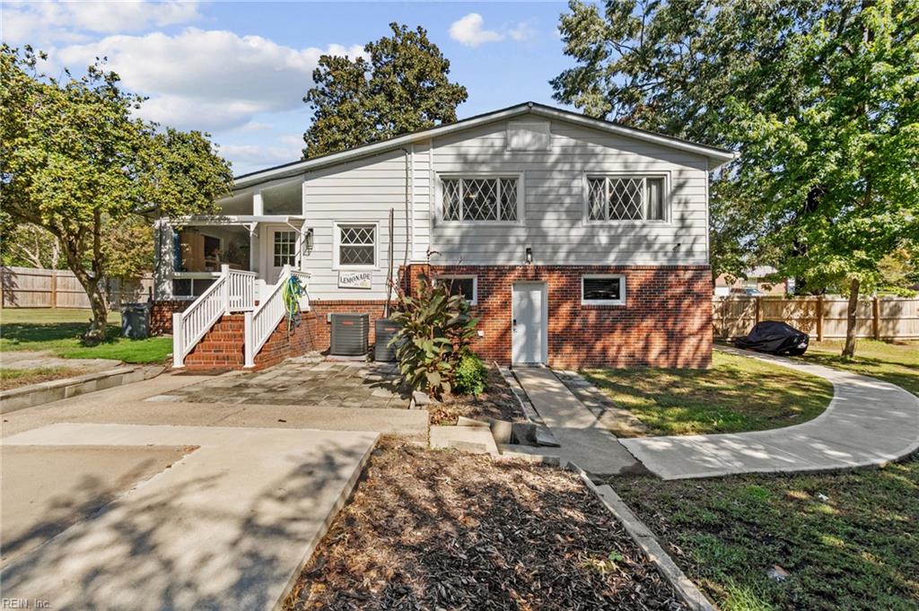 16 Warren Drive Newport News VA 23608