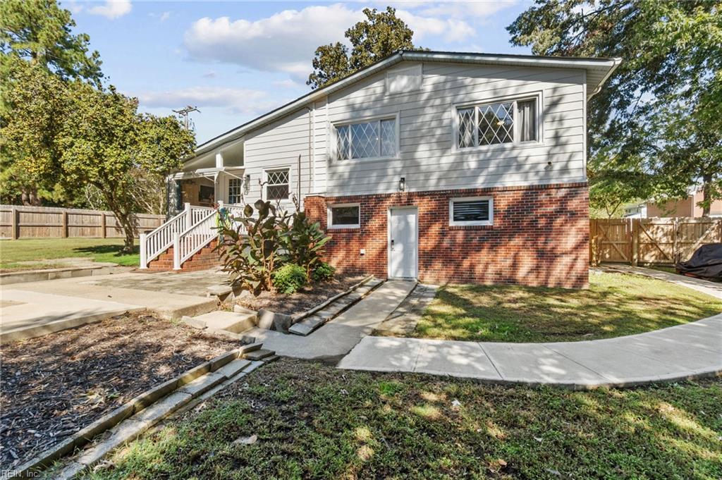 16 Warren Drive Newport News VA 23608