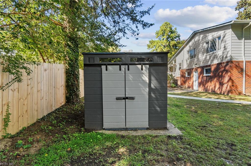 16 Warren Drive Newport News VA 23608