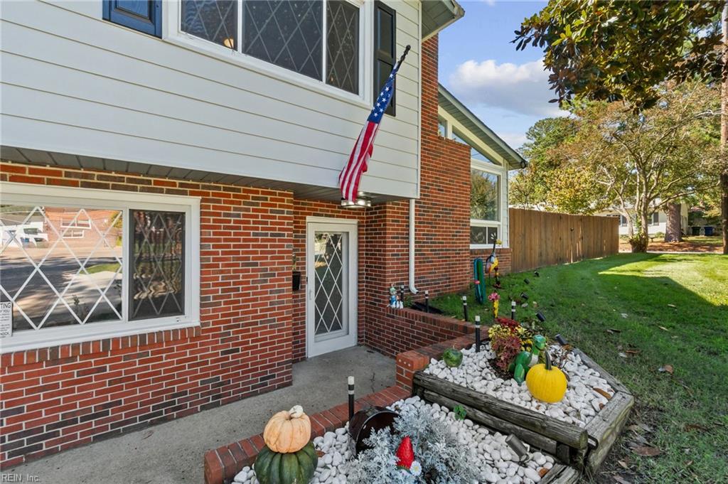 16 Warren Drive Newport News VA 23608