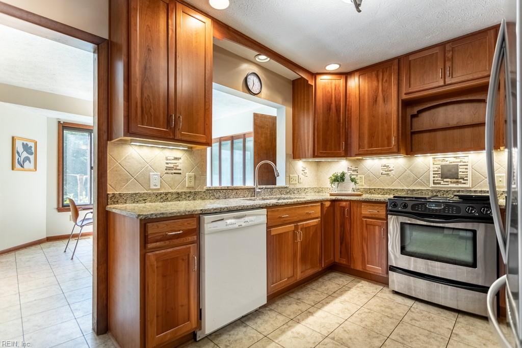 110 Hailsham Place Yorktown VA 23692