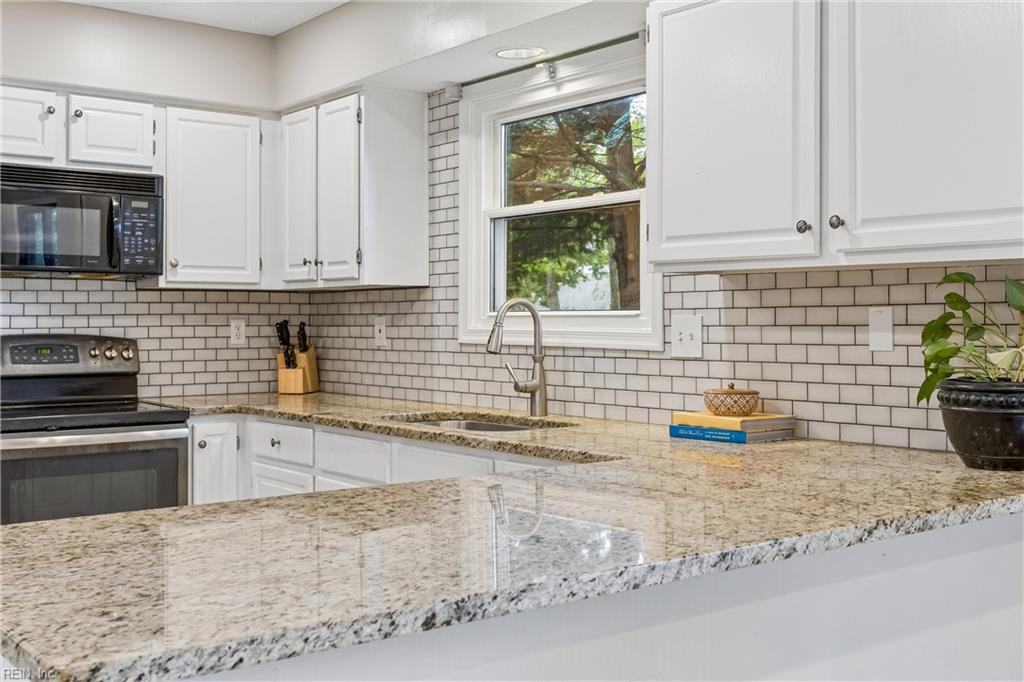 831 Lancaster Lane Newport News VA 23602