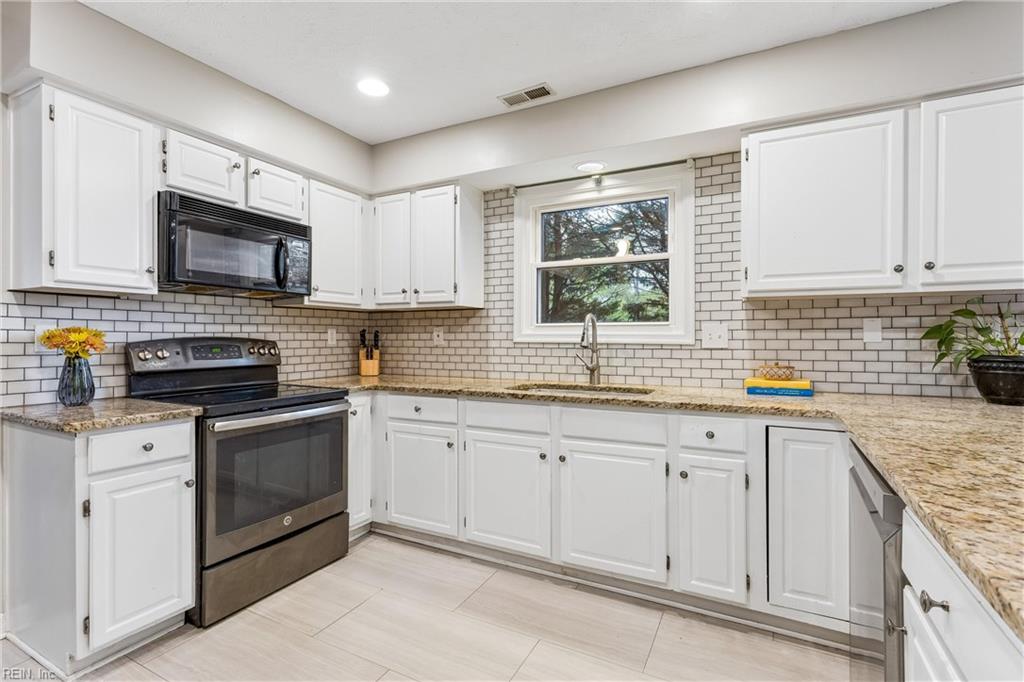 831 Lancaster Lane Newport News VA 23602