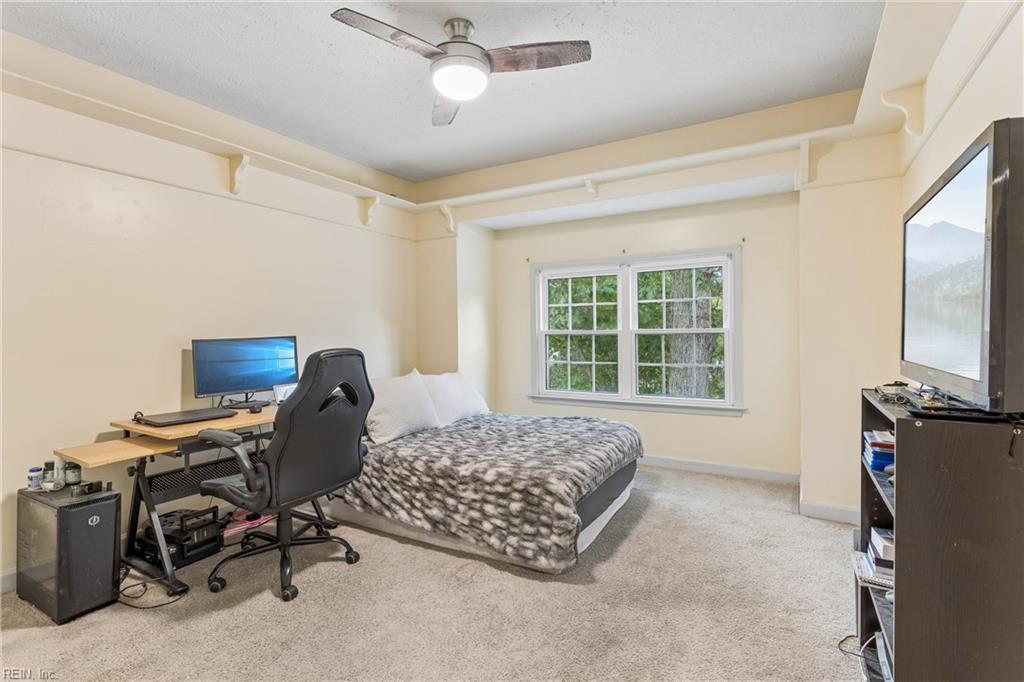 831 Lancaster Lane Newport News VA 23602