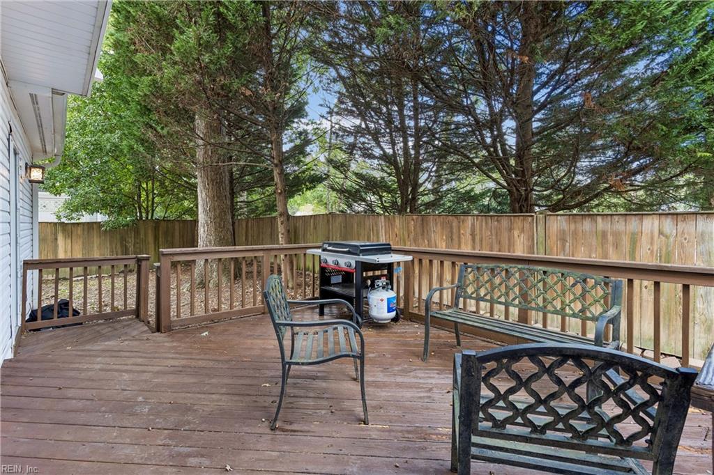 831 Lancaster Lane Newport News VA 23602