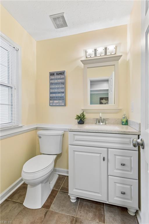 831 Lancaster Lane Newport News VA 23602