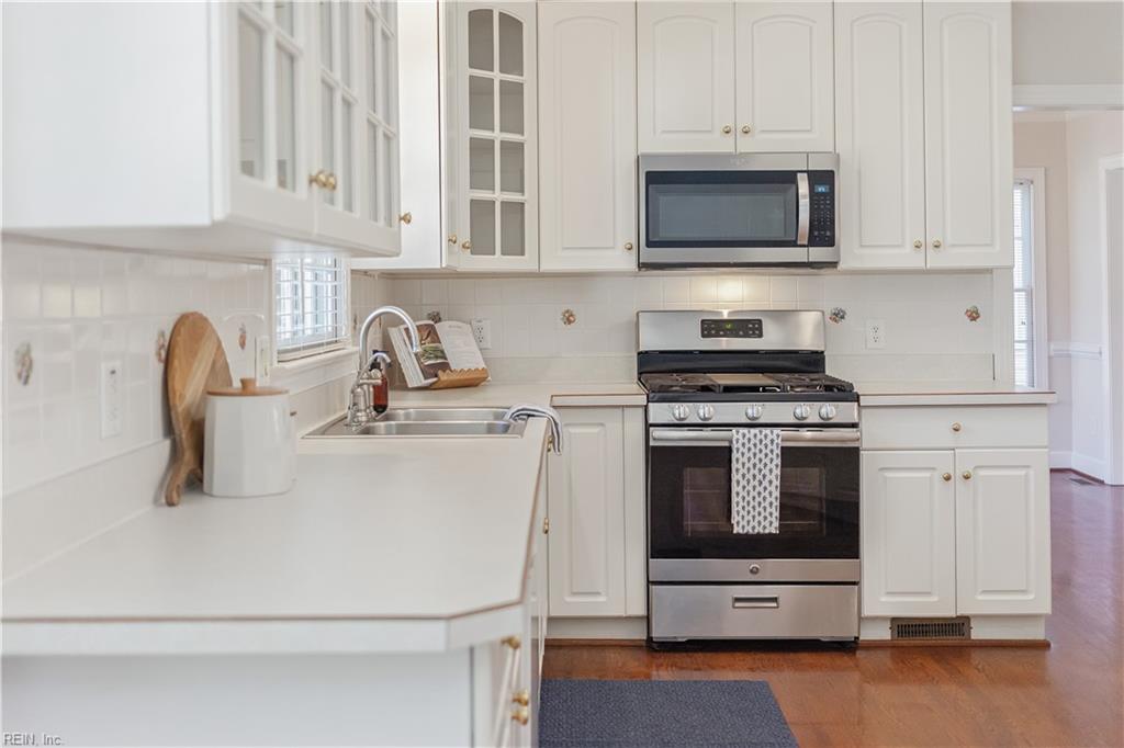 304 Barrington Lane Yorktown VA 23693
