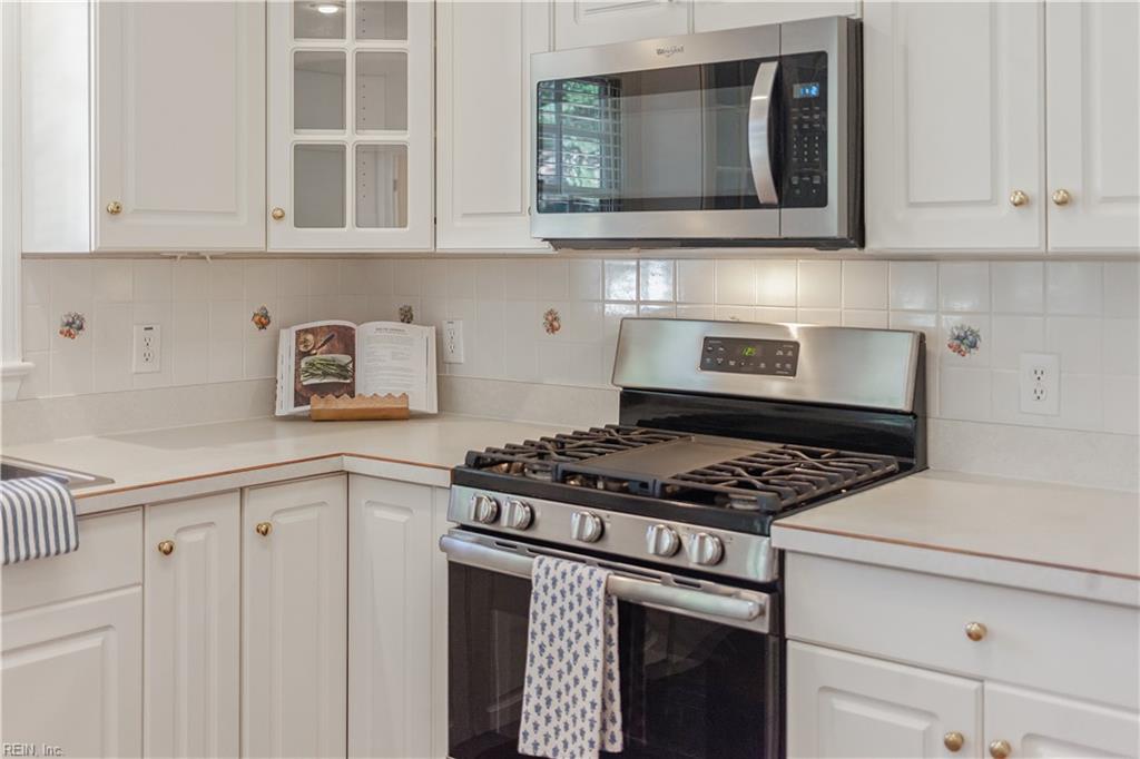 304 Barrington Lane Yorktown VA 23693