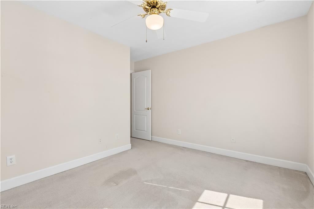 304 Barrington Lane Yorktown VA 23693