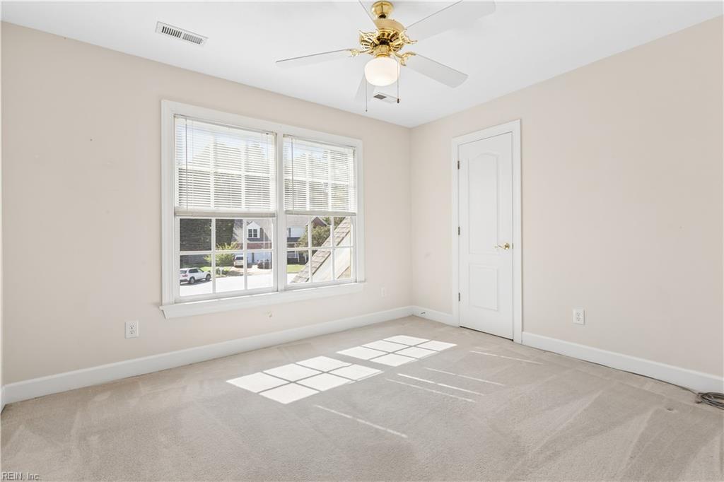 304 Barrington Lane Yorktown VA 23693