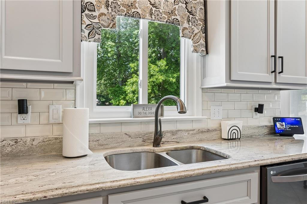 122 Rockmor Lane Yorktown VA 23693
