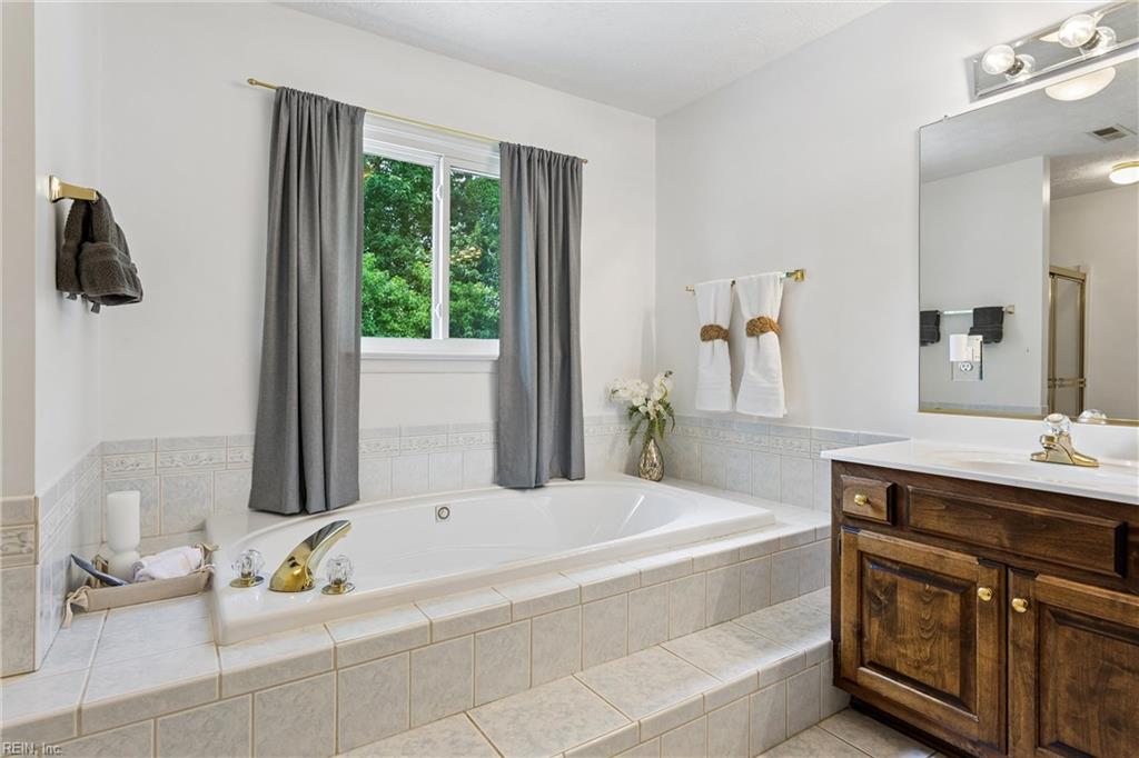 122 Rockmor Lane Yorktown VA 23693
