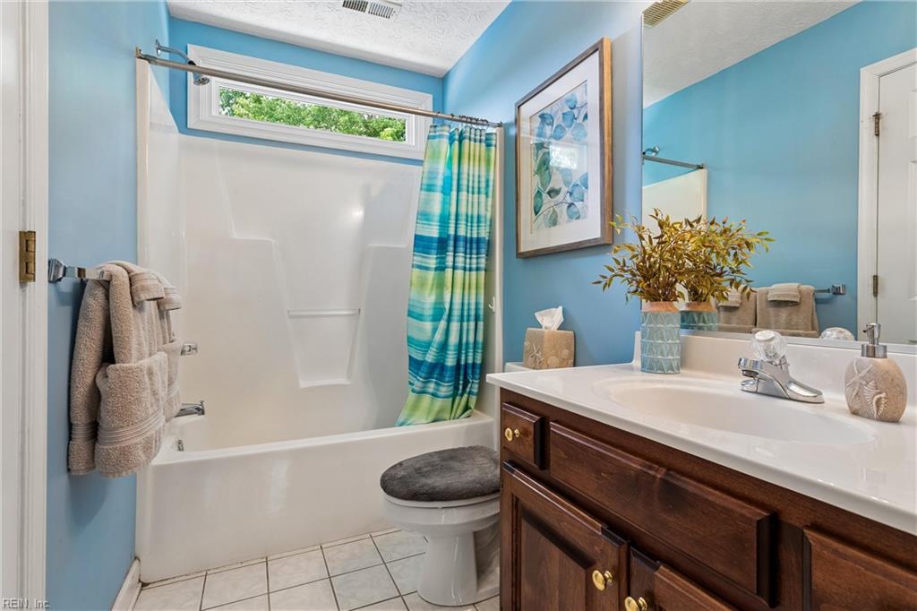 122 Rockmor Lane Yorktown VA 23693