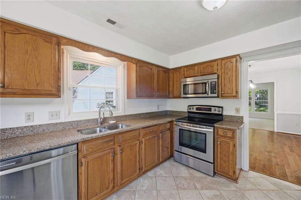 2202 Buckingham Green Newport News VA 23602