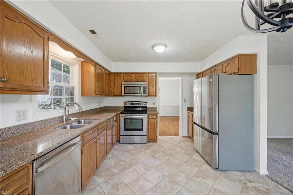 2202 Buckingham Green Newport News VA 23602