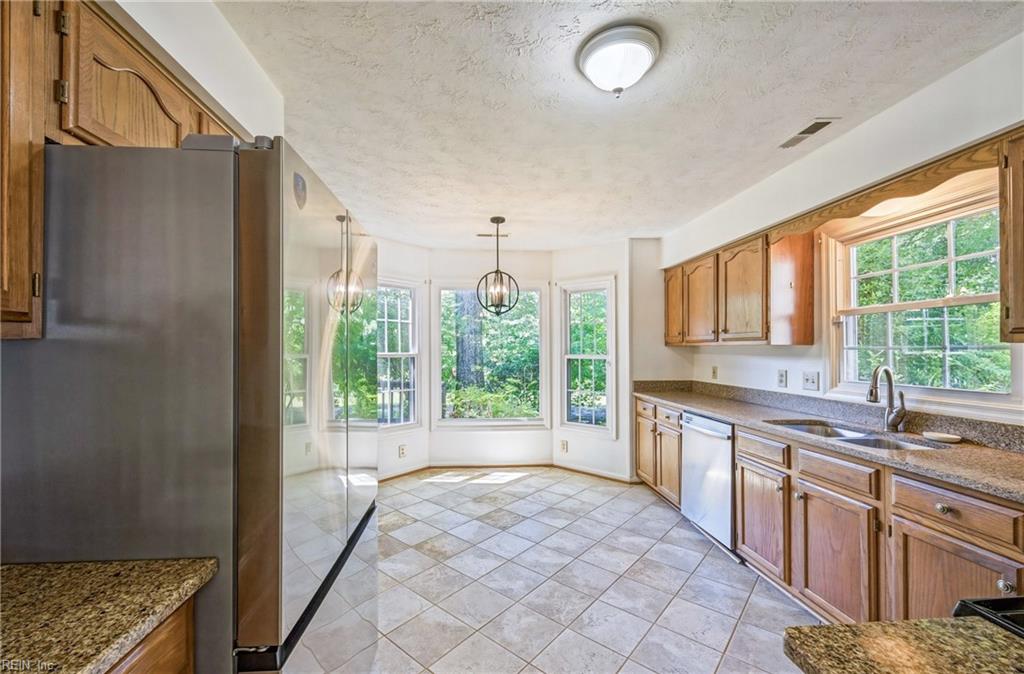 2202 Buckingham Green Newport News VA 23602