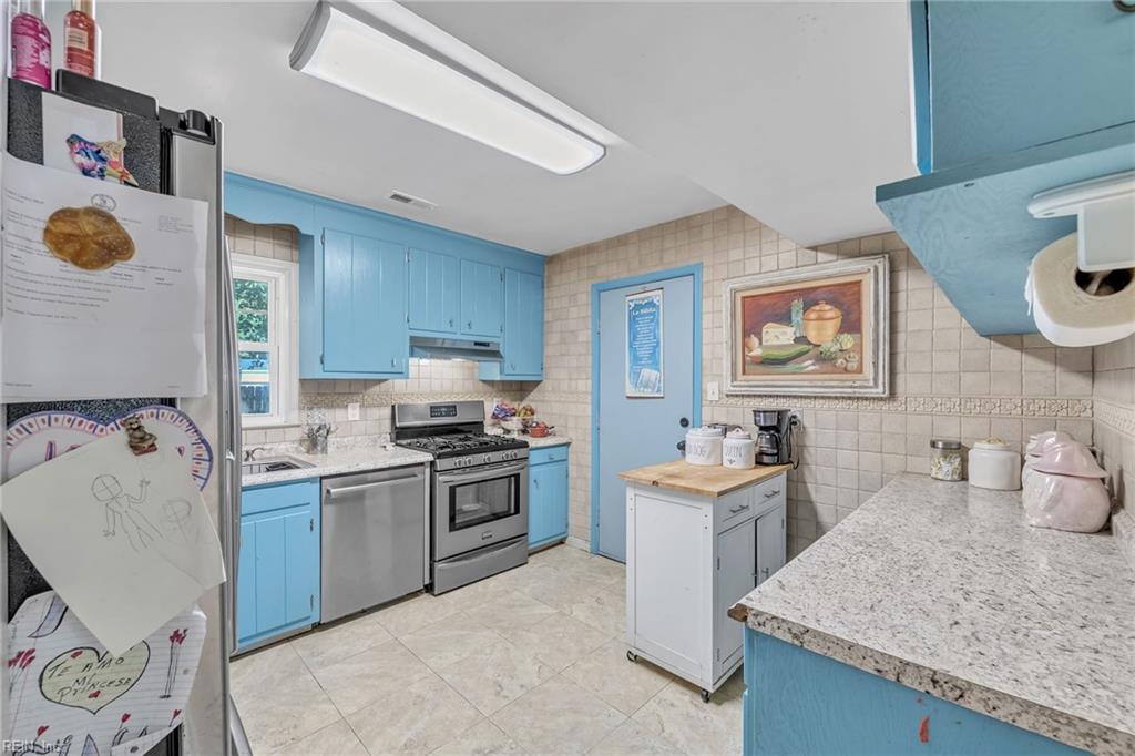 6 Polly Court Newport News VA 23602